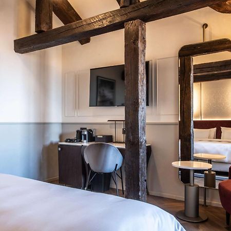 Radisson Collection Hotel, Palazzo Nani ヴェネツィア エクステリア 写真 A room at the hotel