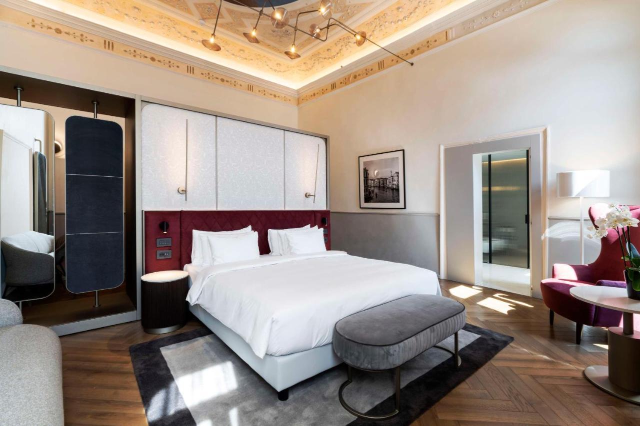 Radisson Collection Hotel, Palazzo Nani ヴェネツィア エクステリア 写真 A bedroom at the hotel