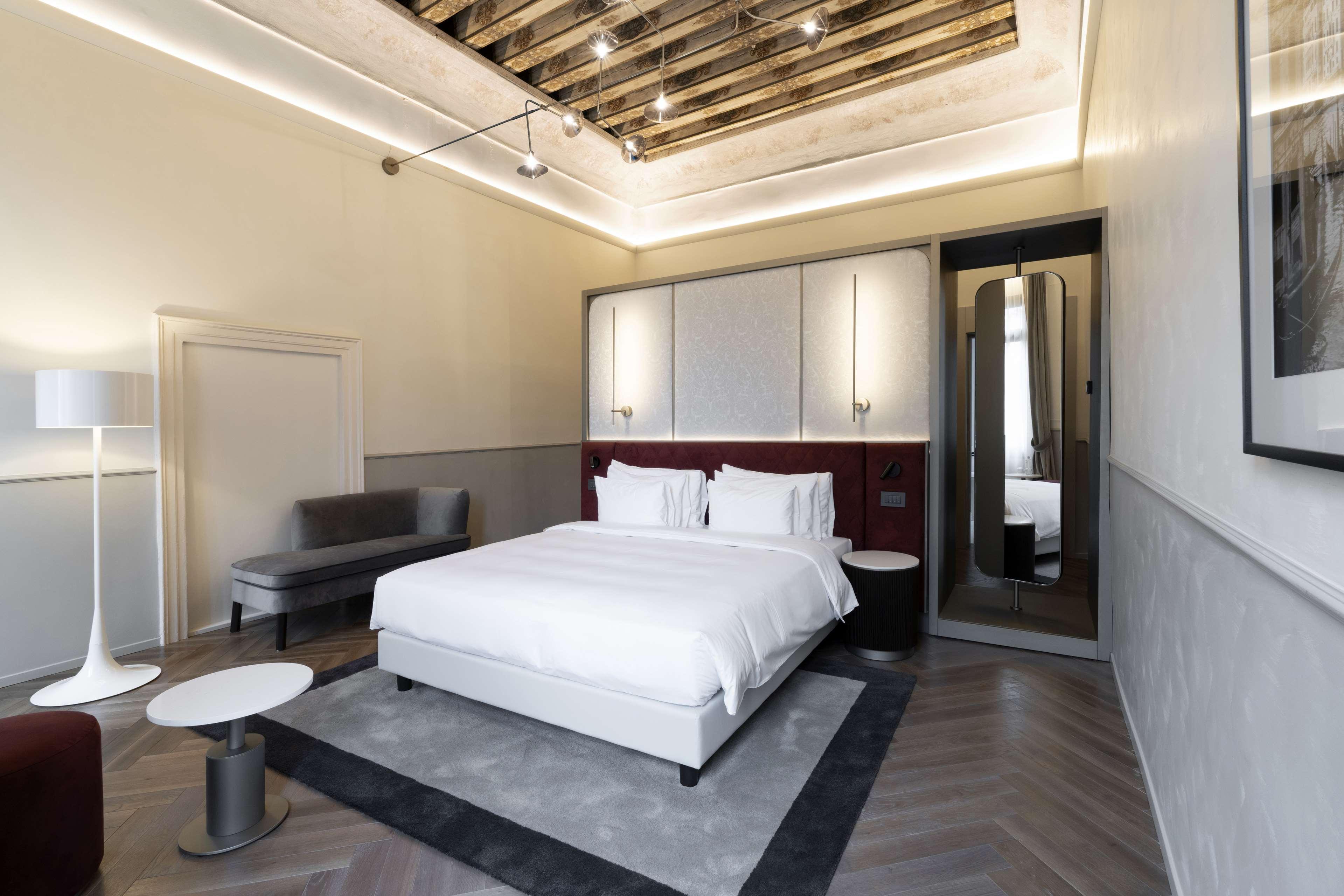 Radisson Collection Hotel, Palazzo Nani ヴェネツィア エクステリア 写真 A bedroom at the hotel