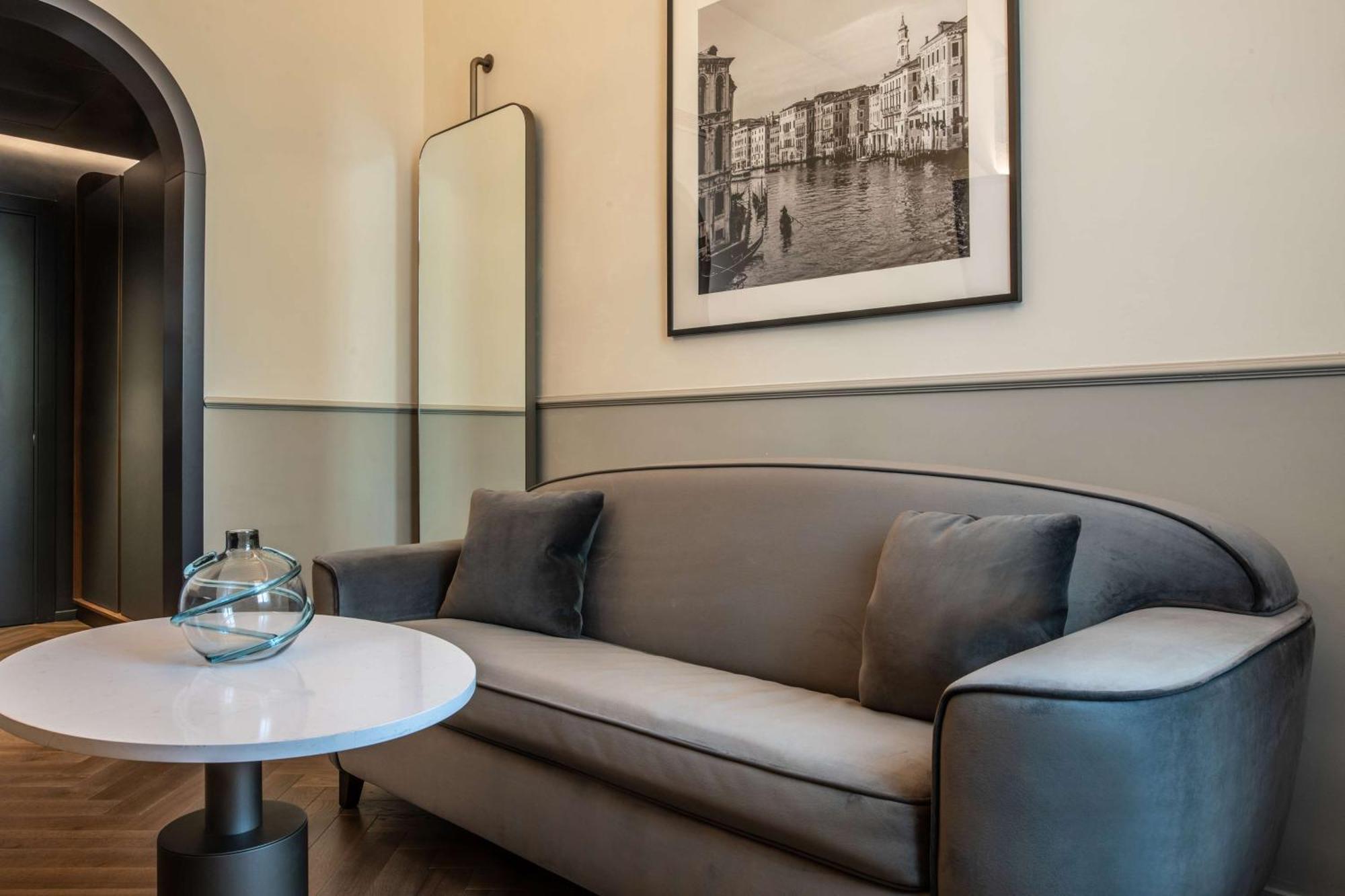 Radisson Collection Hotel, Palazzo Nani ヴェネツィア エクステリア 写真 A sofa