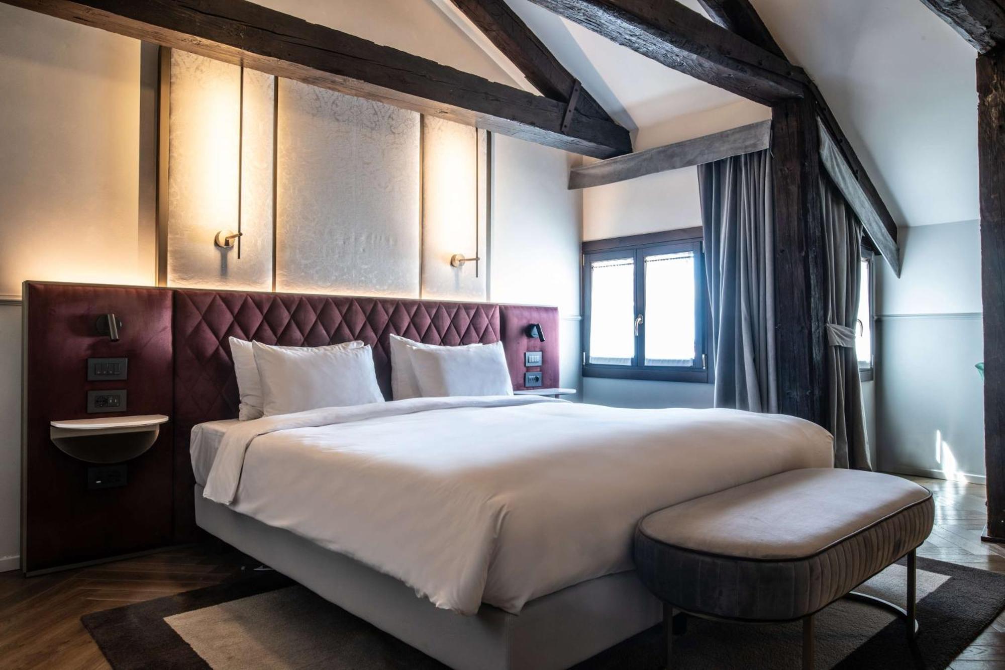 Radisson Collection Hotel, Palazzo Nani ヴェネツィア エクステリア 写真 A bedroom at the hotel