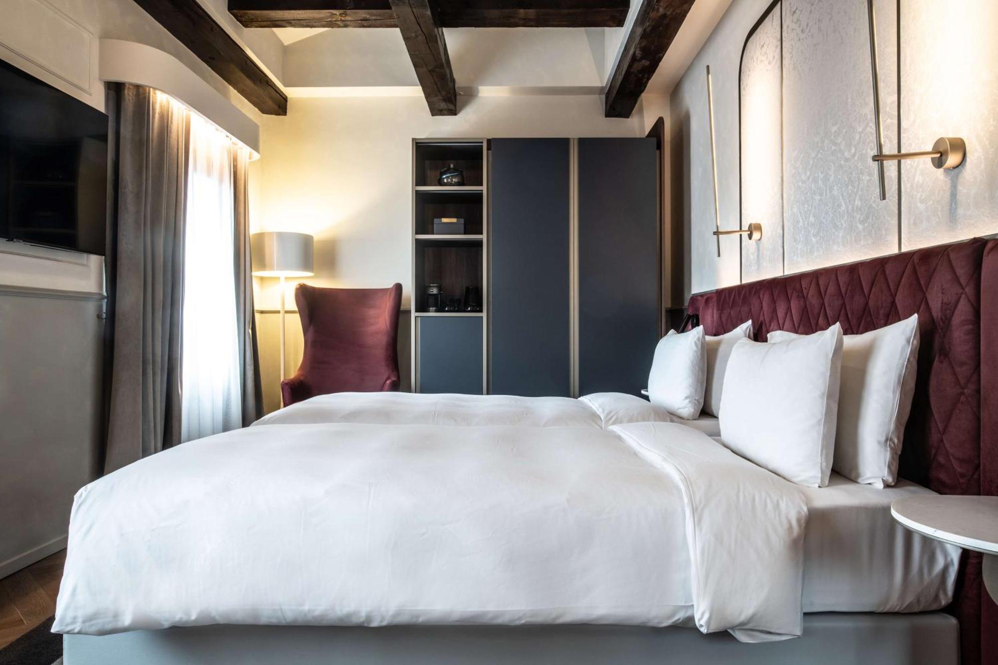 Radisson Collection Hotel, Palazzo Nani ヴェネツィア エクステリア 写真 A bedroom at the hotel
