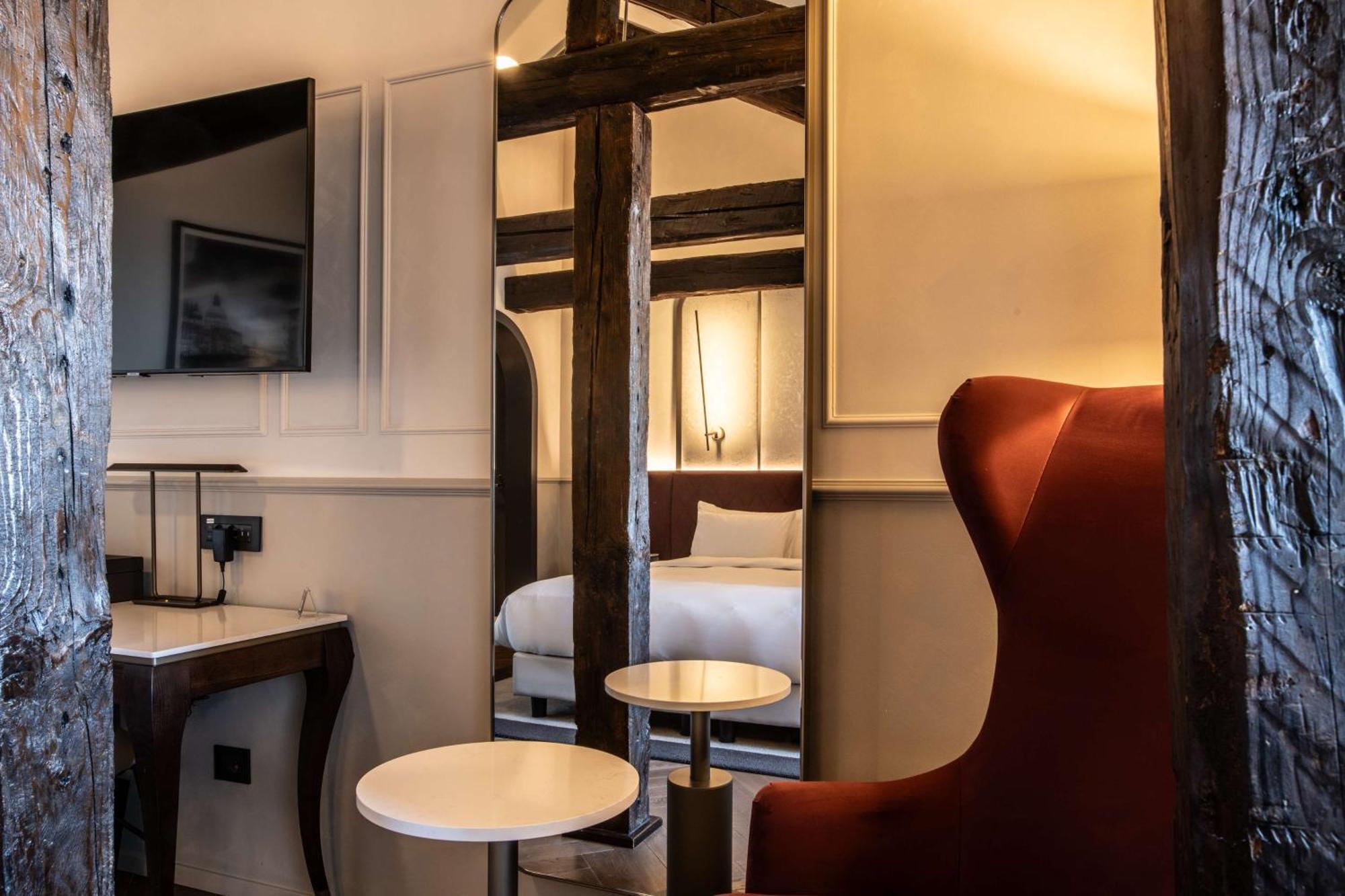 Radisson Collection Hotel, Palazzo Nani ヴェネツィア エクステリア 写真 A room at the hotel