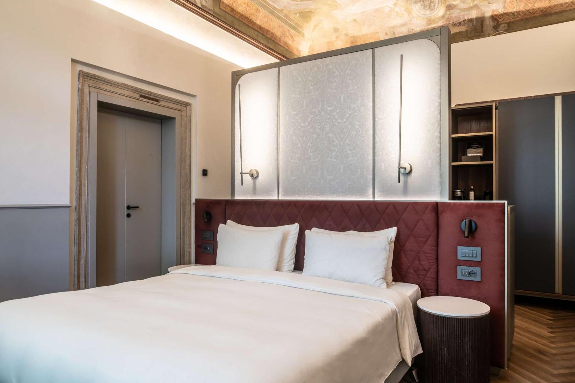 Radisson Collection Hotel, Palazzo Nani ヴェネツィア エクステリア 写真 A room at the hotel