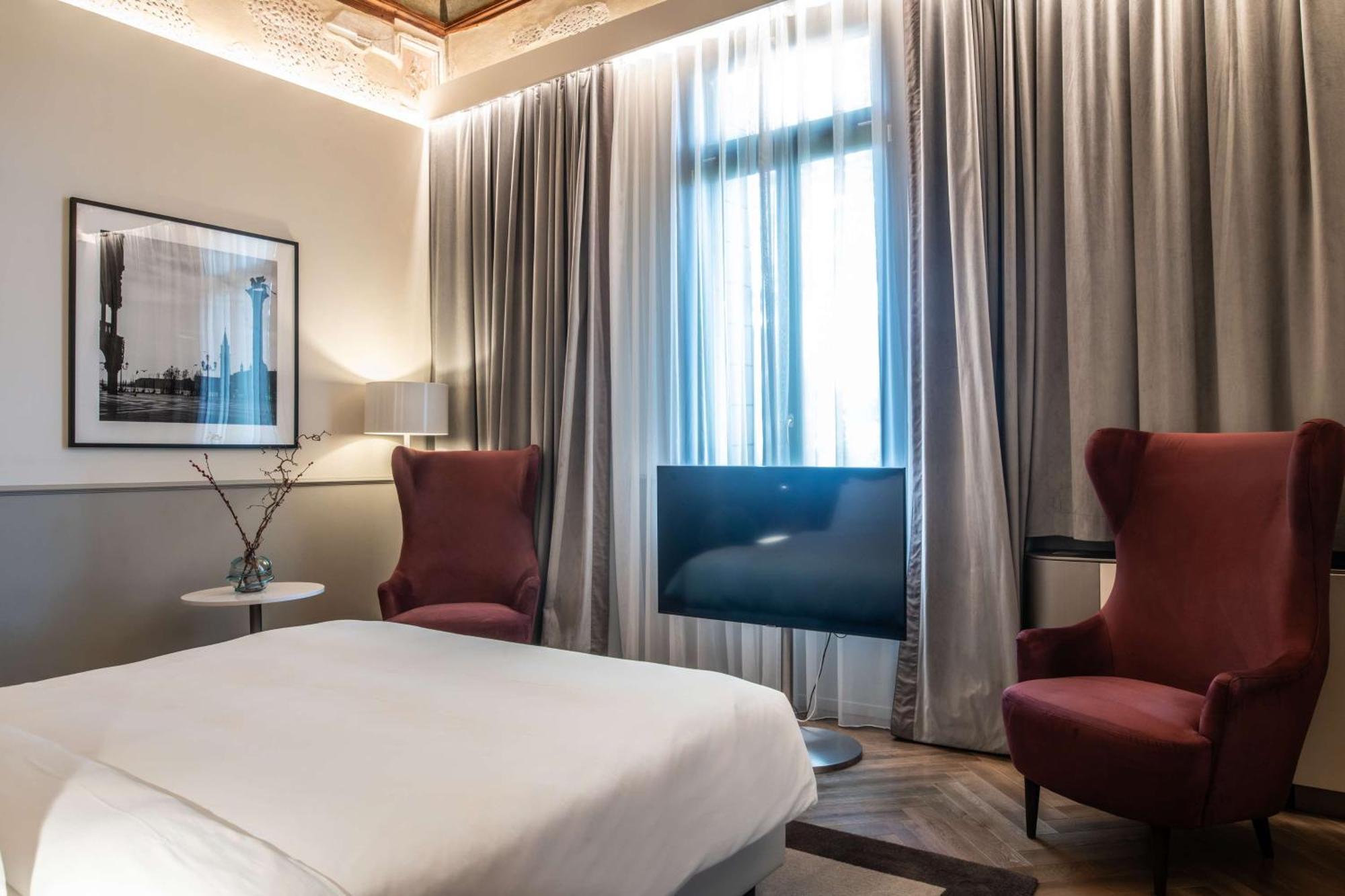 Radisson Collection Hotel, Palazzo Nani ヴェネツィア エクステリア 写真 A room at the hotel